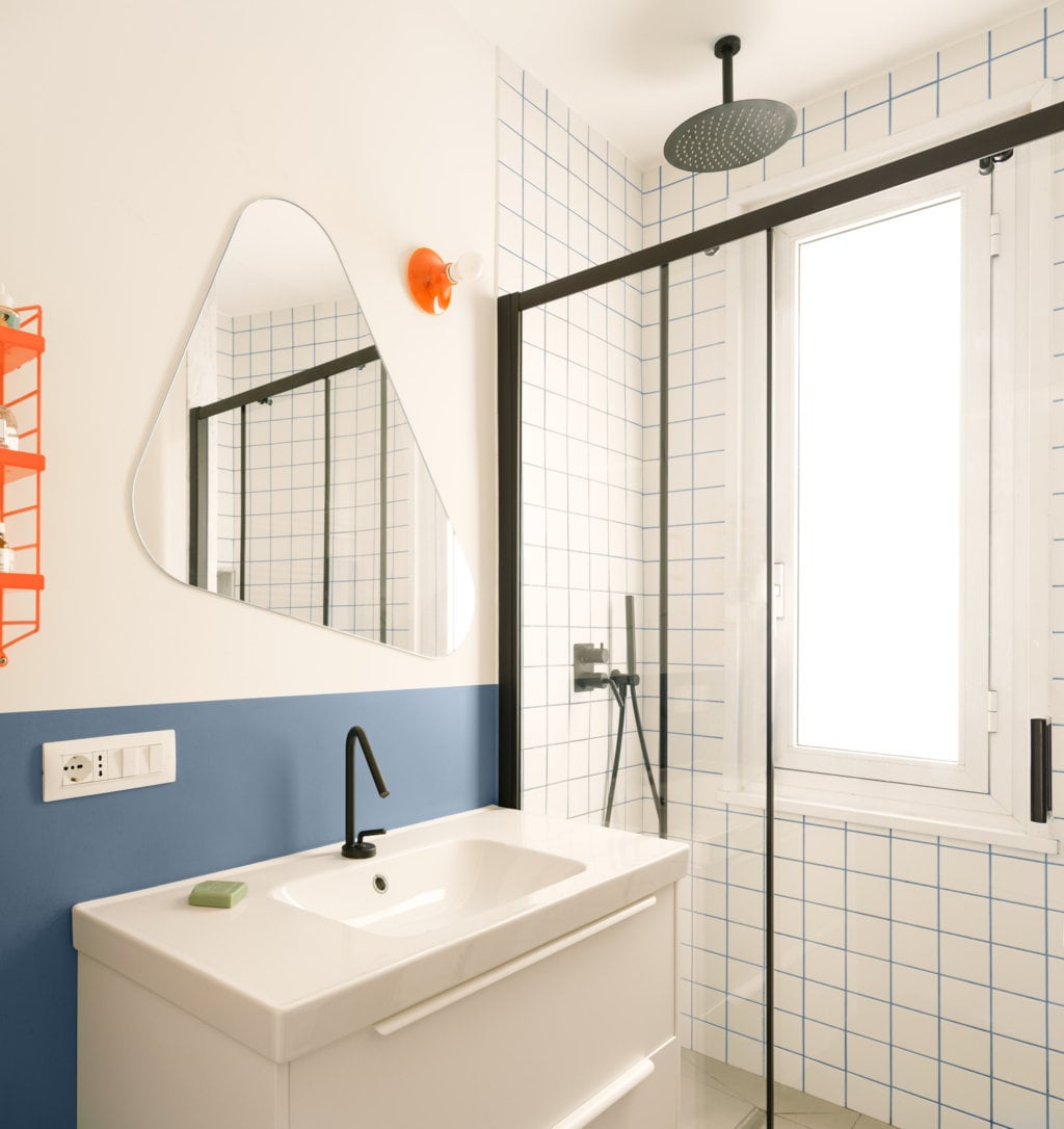 Cromie decise, luce, connessione, continuità, dialogo con il quartiere. C’è tutto questo e molto di più nella rilettura di studio llabb per questo appartamento a Genova affacciato sul porto Cromie decise, luce, connessione, continuità, dialogo con il quartiere. C’è tutto questo e molto di più nella rilettura di studio llabb per questo appartamento a Genova affacciato sul porto