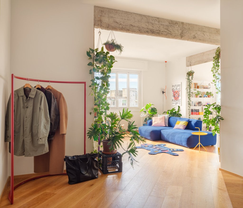Cromie decise, luce, connessione, continuità, dialogo con il quartiere. C’è tutto questo e molto di più nella rilettura di studio llabb per questo appartamento a Genova affacciato sul porto Cromie decise, luce, connessione, continuità, dialogo con il quartiere. C’è tutto questo e molto di più nella rilettura di studio llabb per questo appartamento a Genova affacciato sul porto