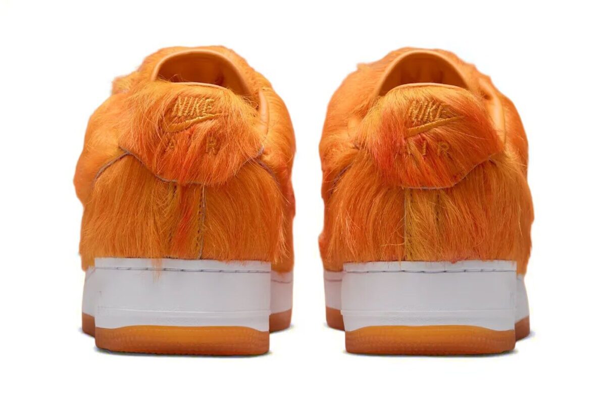 Novità Air Force 1, la versione Pony Hair è così morbida che non riuscirai a smettere di accarezzarla Novità Air Force 1, la versione Pony Hair è così morbida che non riuscirai a smettere di accarezzarla
