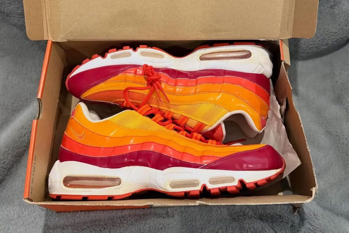 Nike Air Max 95 torna con la colorazione Marvel più amata: i fan impazziscono Nike Air Max 95 torna con la colorazione Marvel più amata: i fan impazziscono