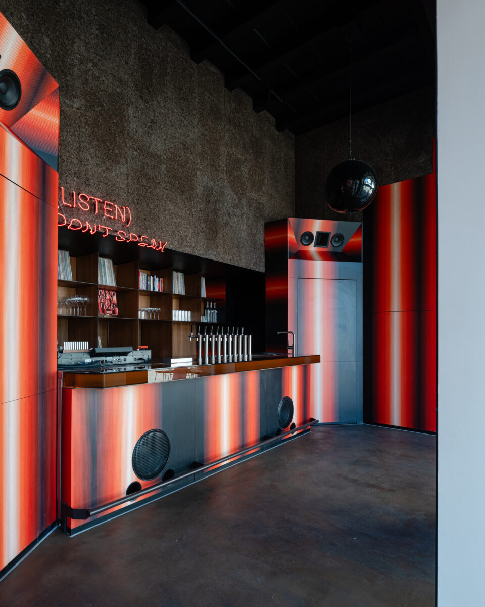 Listening bar, trend emergente. Ecco gli indirizzi da non lasciarsi sfuggire Listening bar, trend emergente. Ecco gli indirizzi da non lasciarsi sfuggire