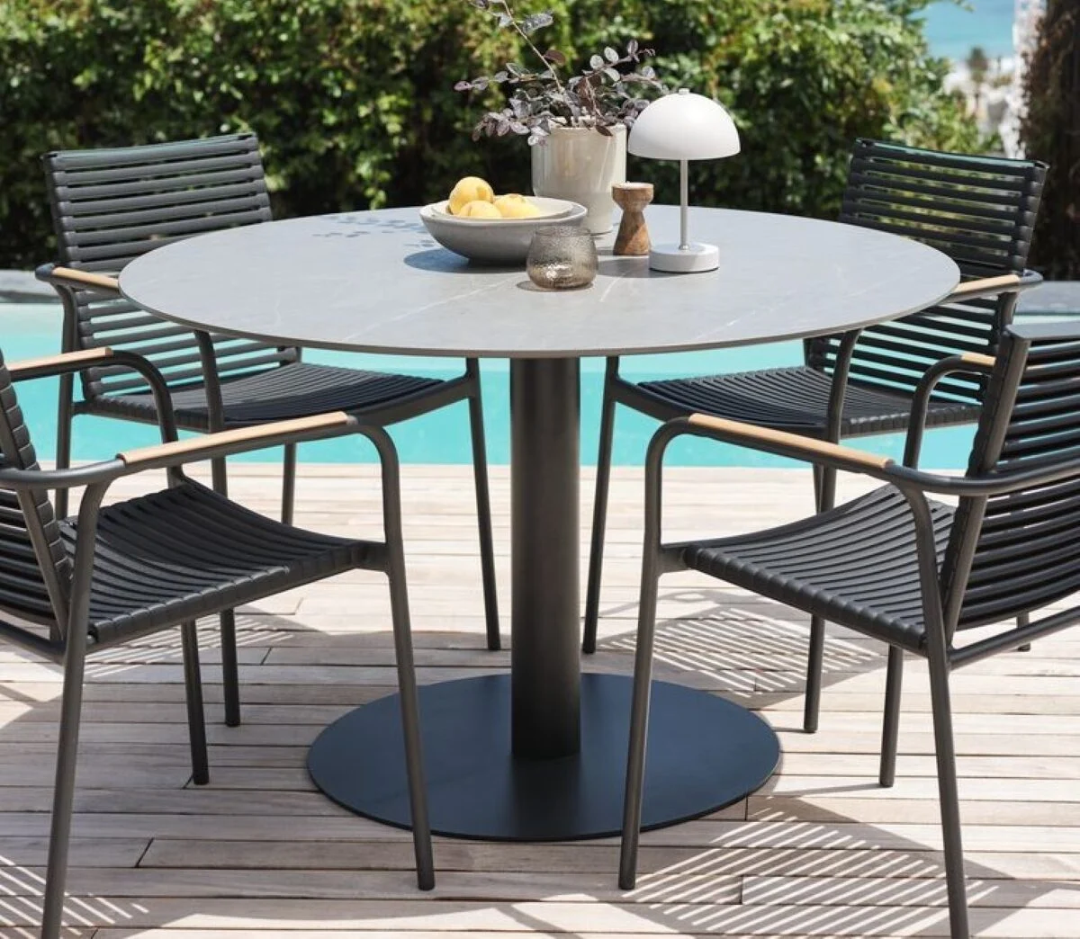 Ferragosto last minute in giardino? Da JYSK i tavoli da esterno sono scontati fino al 50% Ferragosto last minute in giardino? Da JYSK i tavoli da esterno sono scontati fino al 50%