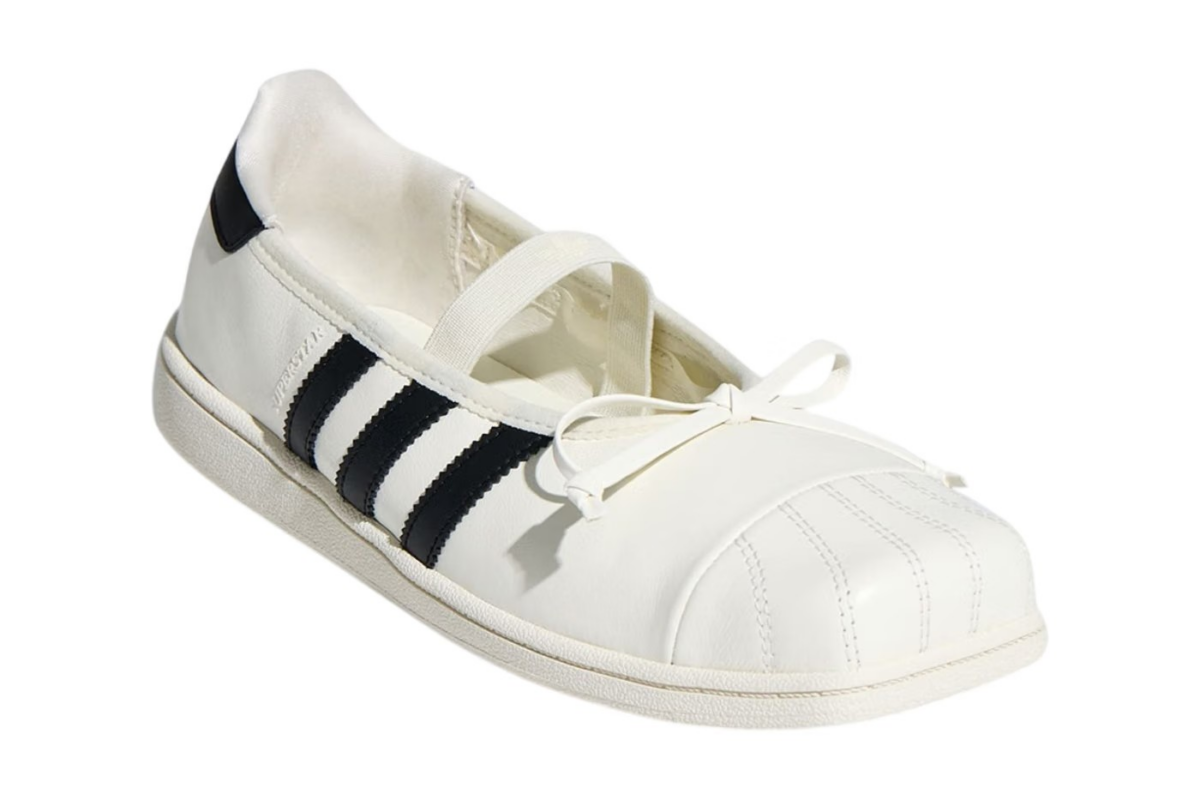 Sembrano scarpette da danza, ma sono adidas Superstar: il nuovo modello firmato JENNIE Sembrano scarpette da danza, ma sono adidas Superstar: il nuovo modello firmato JENNIE