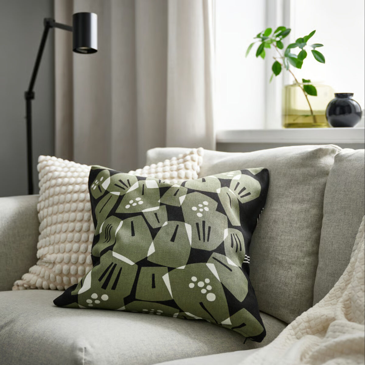 Rinnovare il soggiorno: le federe Ikea per non stravolgere l’arredo Rinnovare il soggiorno: le federe Ikea per non stravolgere l’arredo