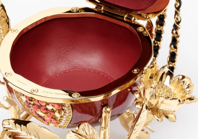 La minaudière Chanel più bella del 2026 non è una borsa ma un’opera d’arte La minaudière Chanel più bella del 2026 non è una borsa ma un’opera d’arte