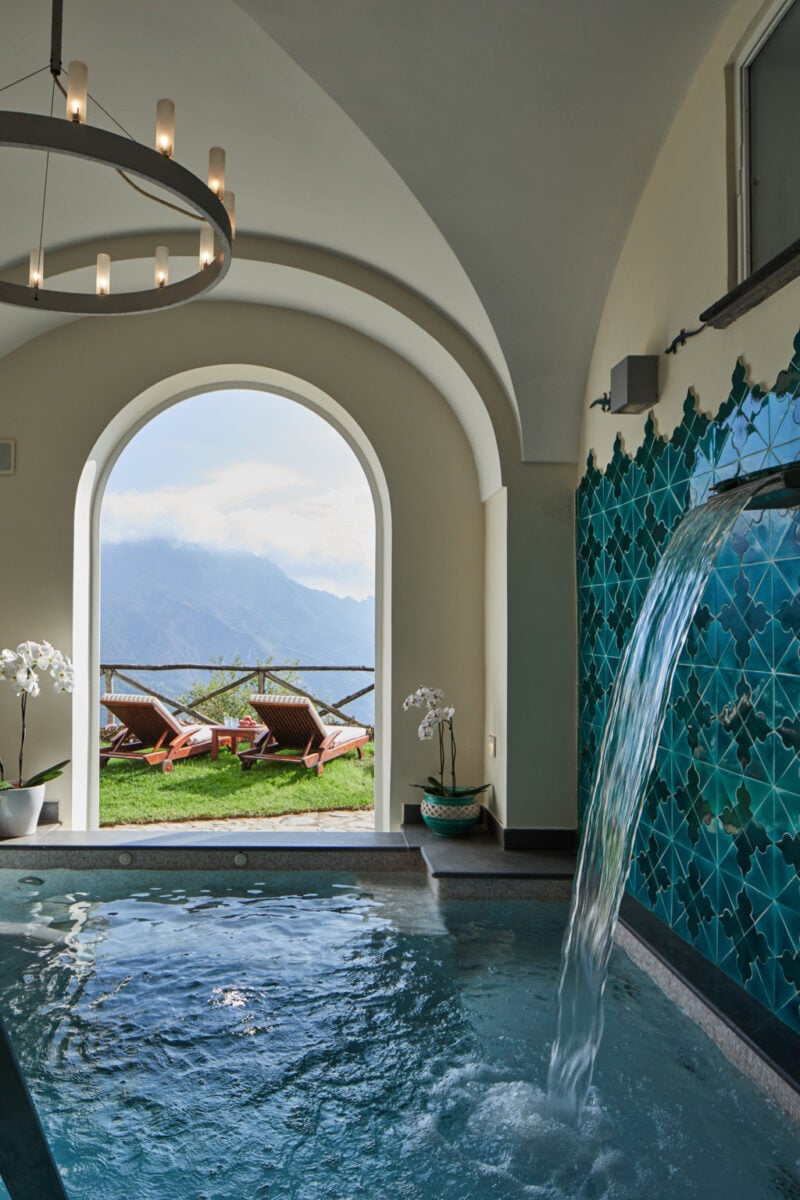 In Costiera Amalfitana, Palazzo Avino regala un&rsquo;esperienza immersiva nel blu e nei colori del Mediterraneo davvero indimenticabile