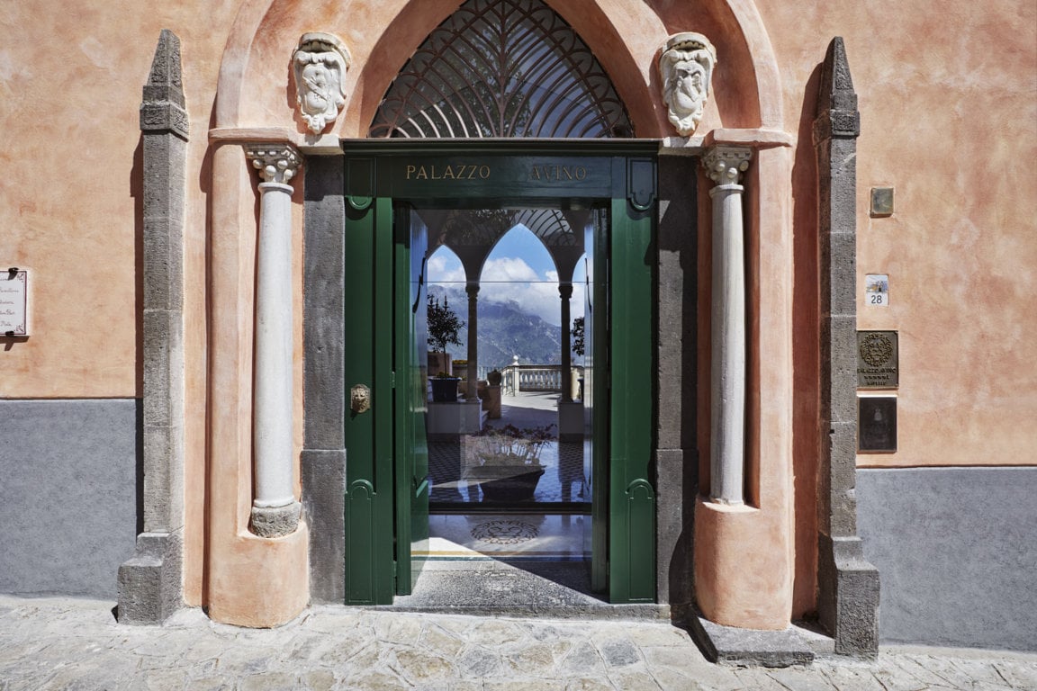 In Costiera Amalfitana, Palazzo Avino regala un&rsquo;esperienza immersiva nel blu e nei colori del Mediterraneo davvero indimenticabile
