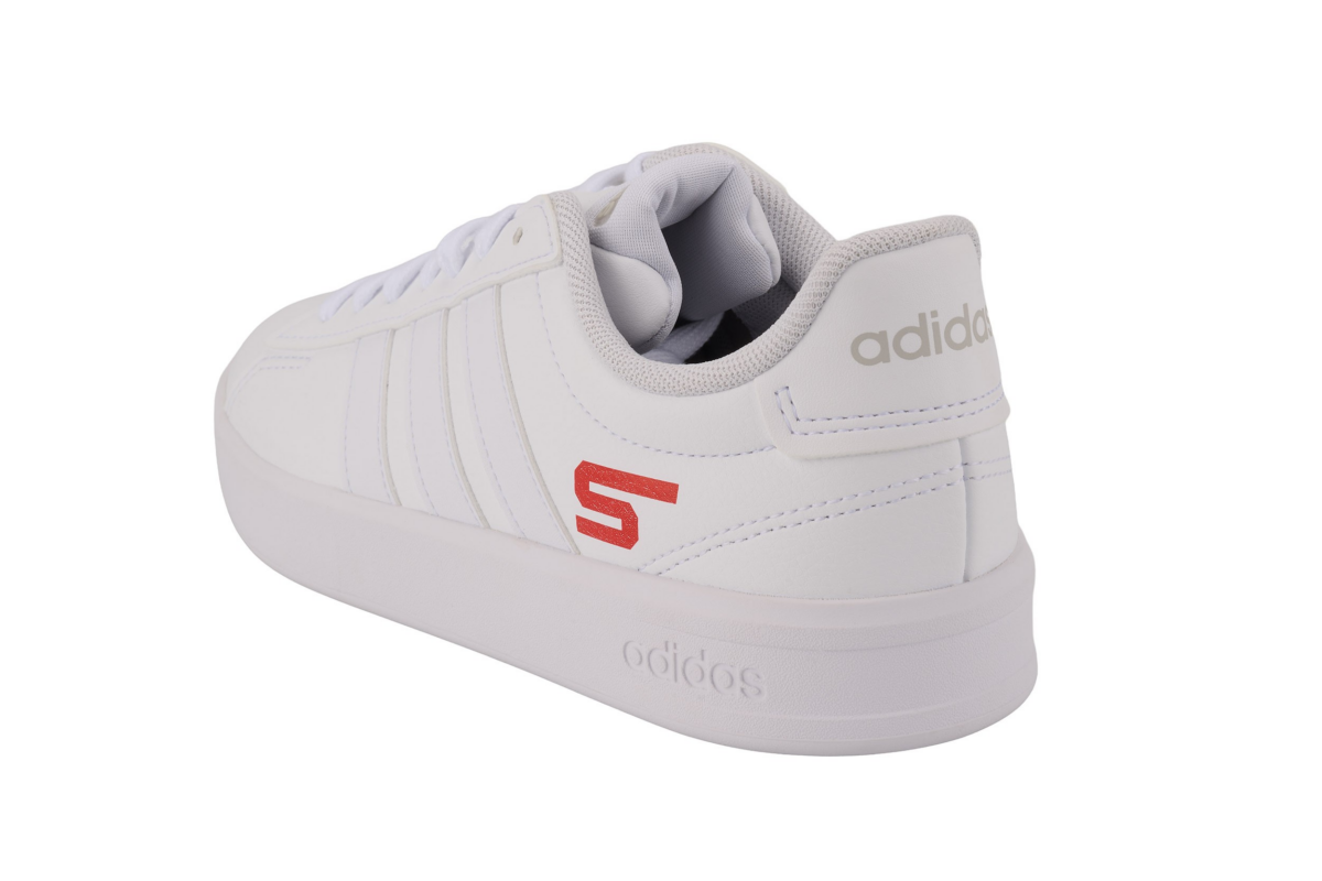 Sneakers adidas x Esselunga, il modello in edizione limitata che nessuno si aspettava Sneakers adidas x Esselunga, il modello in edizione limitata che nessuno si aspettava