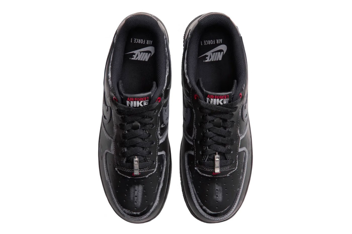 Troppo presto per Halloween? Nike non è d’accordo: la nuova Air Force 1 è tutta nera Troppo presto per Halloween? Nike non è d’accordo: la nuova Air Force 1 è tutta nera
