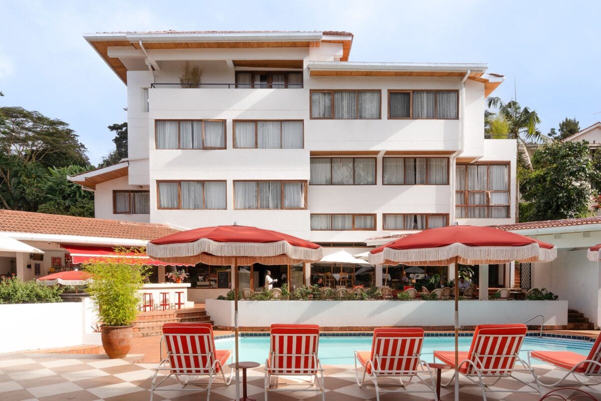 Nairobi, Kenia. Da una villa brutalista, un hotel inaspettato, che nella rilettura assume il calore di una casa di vacanza Nairobi, Kenia. Da una villa brutalista, un hotel inaspettato, che nella rilettura assume il calore di una casa di vacanza