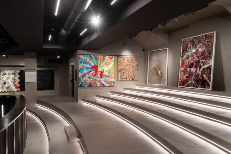 5 - Installation view__Ex Cinema De Amicis di Milano nuova sede di Kruso Art (7)