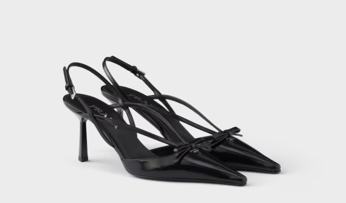 Kitten heels di lusso: la tendenza Prada e i prezzi 2026 Kitten heels di lusso: la tendenza Prada e i prezzi 2026